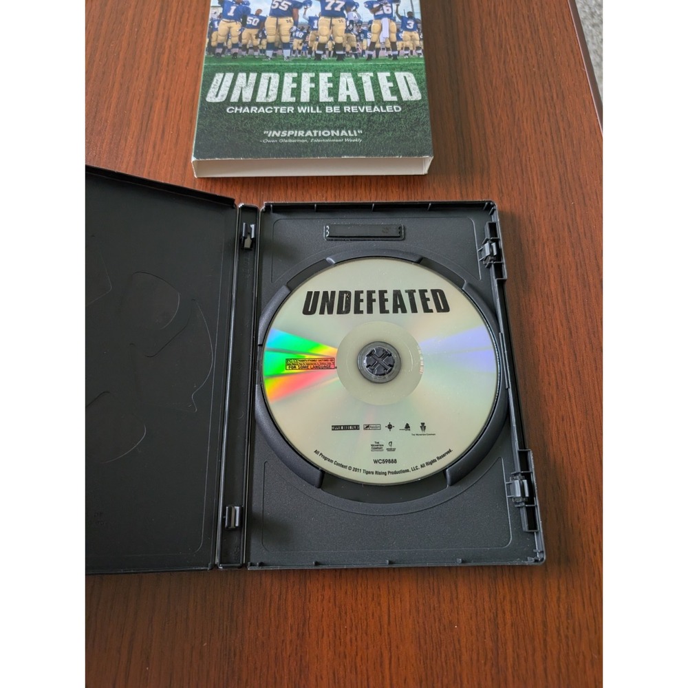 Undefeated DVD - Picture 4 of 5